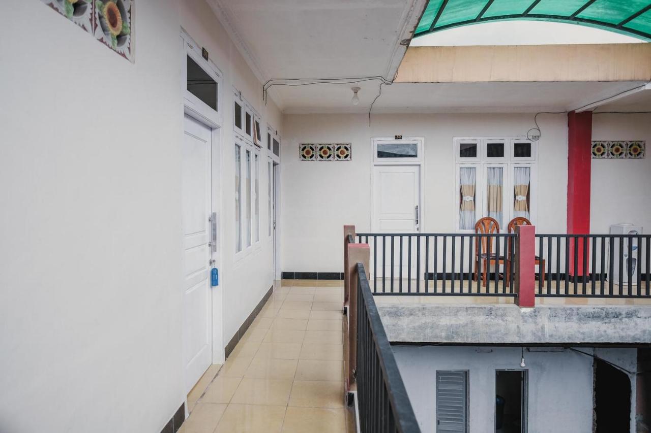 Reddoorz Syariah Near Kebun Raya Liwa Hotel Negarabatin Екстериор снимка